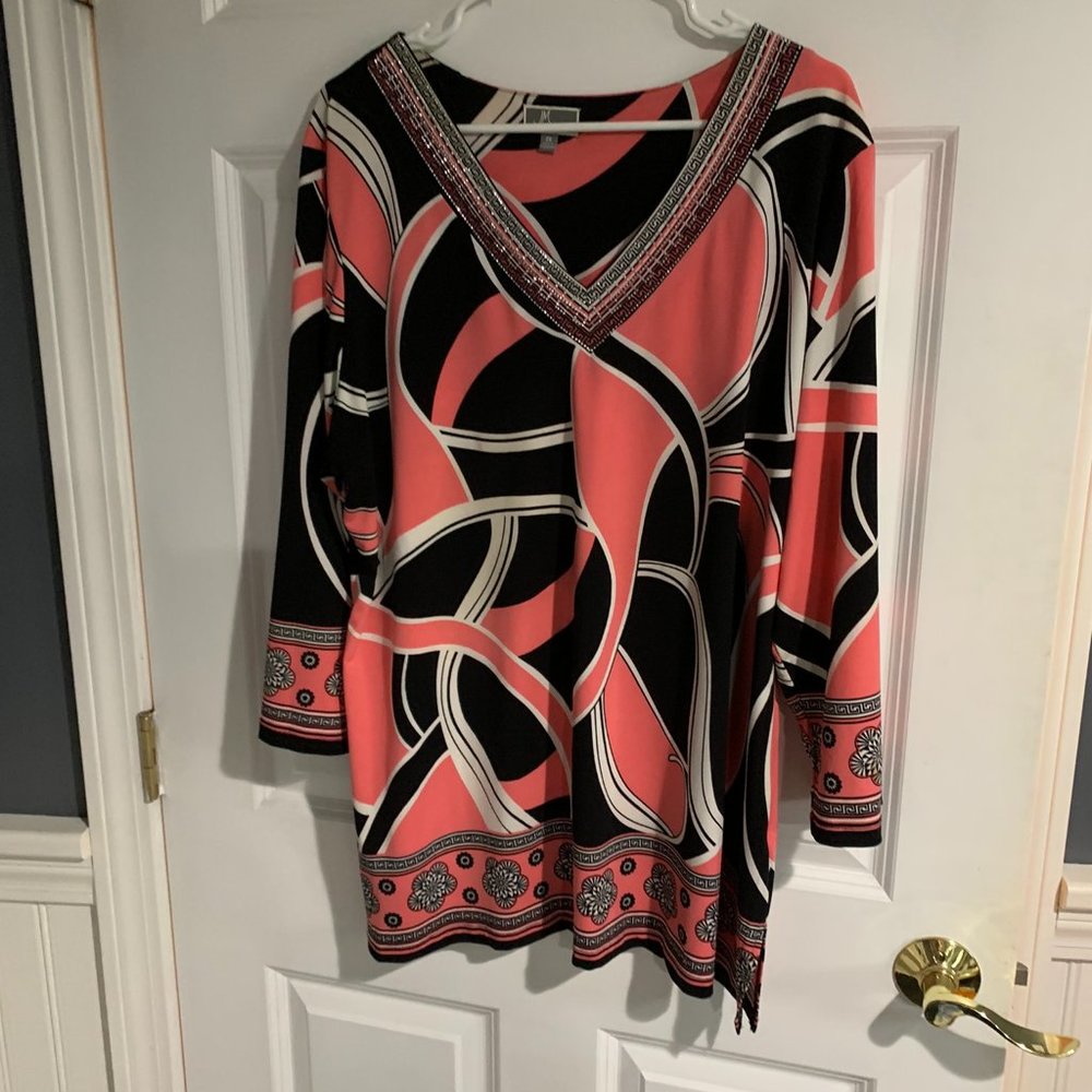 Beautiful plus size polyester shirt!